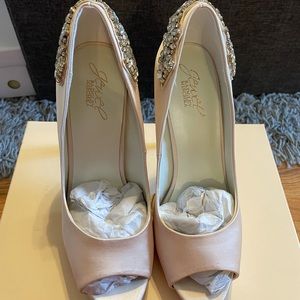 Jewel Badgley Mischka